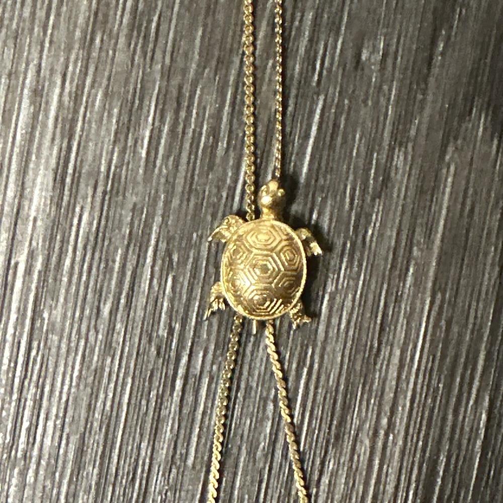 Vintage 1980s Avon Gold Tone Turtle Lariat Slide Necklace 28" Adjustable Signed